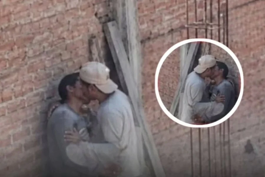 Despiden a dos obreros por besarse en horario laboral y el caso se vuelve viral