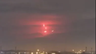 Avistan extrañas luces rojas en San Luis Potosí 1 Un video atribuido a un trabajador ferroviario genera especulaciones, aunque no existe una explicación oficial sobre el origen de los destellos.