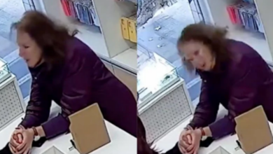 Video en tienda desata debate por el extraño comportamiento de una mujer 1 Captura del video de una mujer frente al mostrador de una tienda en Mendoza, Argentina