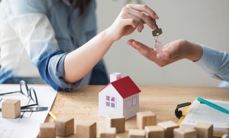 ¿Puedo quedarme con una casa si la rento por más de 10 años? Esto dice la ley 1 Casa rentada en México y documentos de arrendamiento