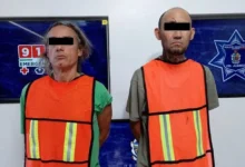 Los descubren golpe.ando a tres perritos pequeños 2 Los descubren golpeando a tres perros pequeños