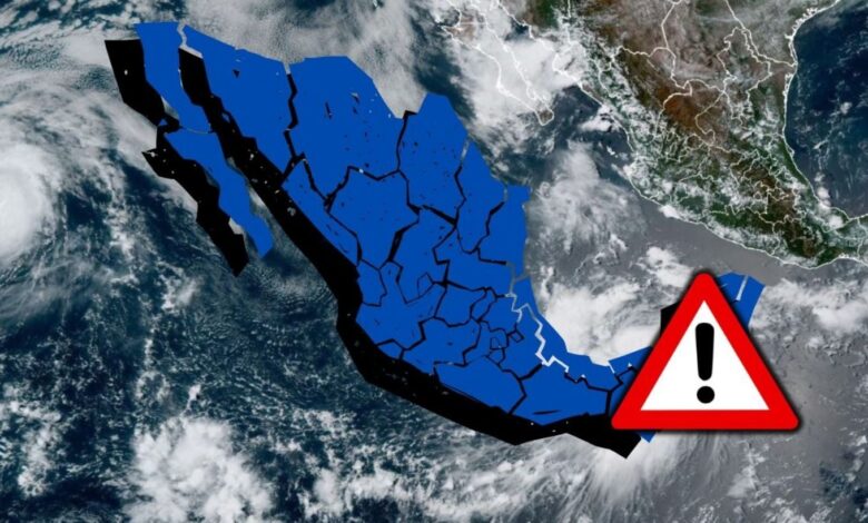 Alertan por diluvio: se esperan tormentas del martes 11 al viernes 14 de agosto en estos estados 1 Nubes de tormenta y lluvia intensa sobre una ciudad de México