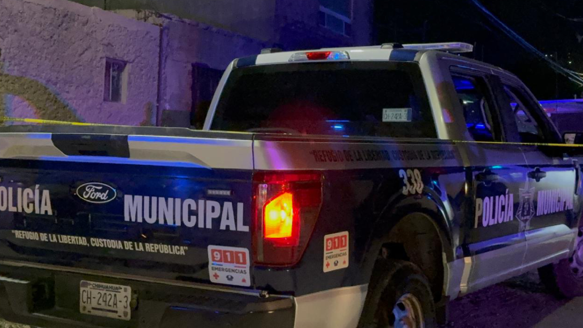 Policías atienden reporte de agresión contra una familia en Chihuahua