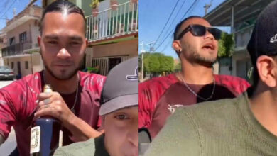 Reviven video de Gullit Peña y genera polémica en redes sociales 2 Carlos Gullit Peña sostiene una botella mientras viaja como pasajero en una motocicleta