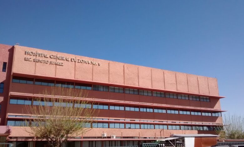 Lluvia Eileana Bernal afirmó que su padre permaneció una semana sin valoración especializada tras sufrir un infarto; posteriormente fue trasladado a la Clínica 2.