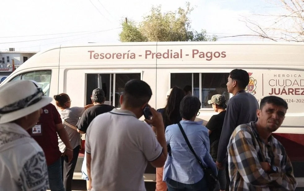 Contribuyentes realizan el pago del Impuesto Predial en Ciudad Juárez
