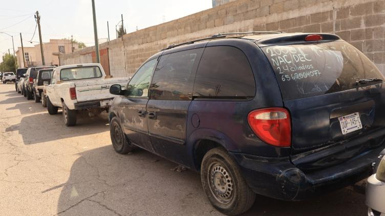 Retiran vehículos en condición de yonke de vivienda en Villas de Salvárcar 1 Operativo municipal para revisar vehículos en condición de yonke en Villas de Salvárcar, Ciudad Juárez