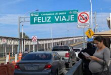Médicos paseños negarían atención a embarazadas mexicanas 12 Mujer embarazada durante una consulta médica en El Paso