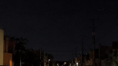 Vecinos reclaman a CFE tras 72 horas sin luz en la colonia Lázaro Cárdenas 2 Viviendas afectadas por un corte de energía eléctrica en la colonia Lázaro Cárdenas