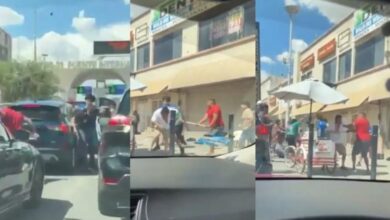 Así captaron fu3rt3 p3le4 en fila del Puente Santa Fe 1 Personas involucradas en un pleito en la fila del Puente Santa Fe en Ciudad Juárez