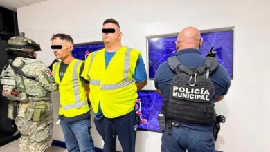 Arrestaron a dos que presuntamente vendían droga en camioneta 2026 2 Camioneta relacionada con el arresto de dos hombres en Villas de Alcalá, Ciudad Juárez