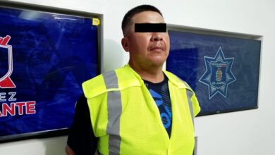 Ebrio intentó incen.diar a su esposa 4 Policías municipales durante una intervención en la colonia Olivia Espinoza de Ciudad Juárez