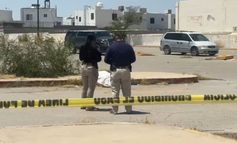 Localizan a hombre sin vida en estacionamiento de Plaza Ley 1