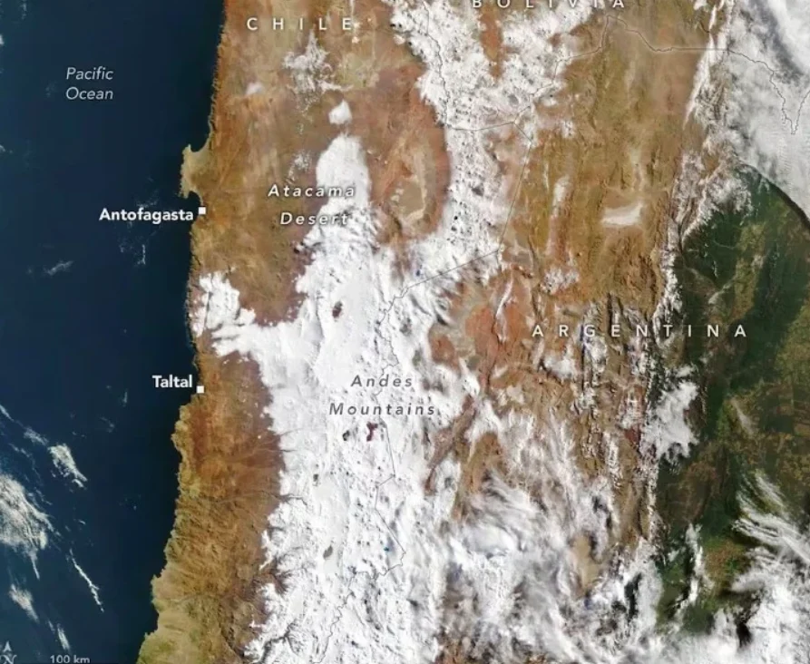 El desierto más seco del mundo se cubre de nieve y NASA revela imágenes 2