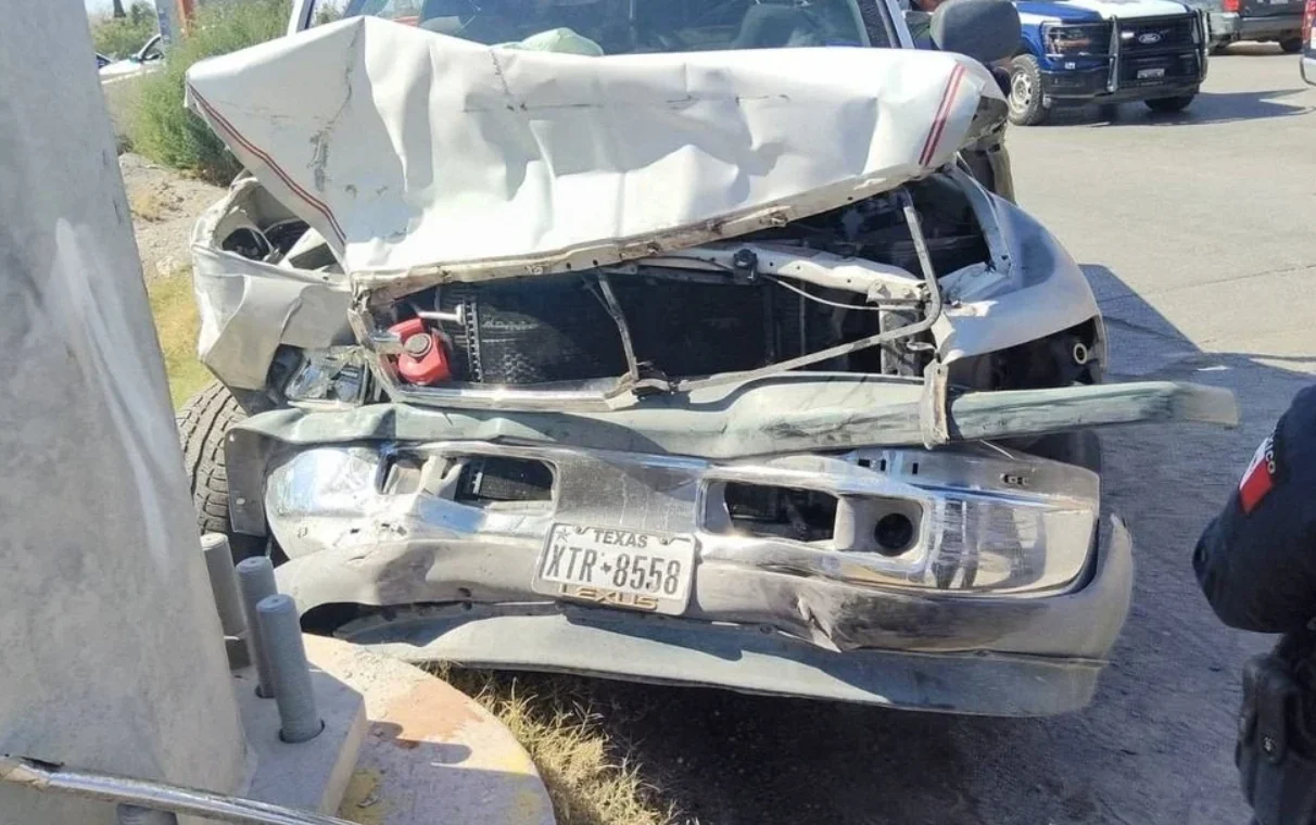 Conductor con placas texanas choca, huye y vuelve a chocar 2