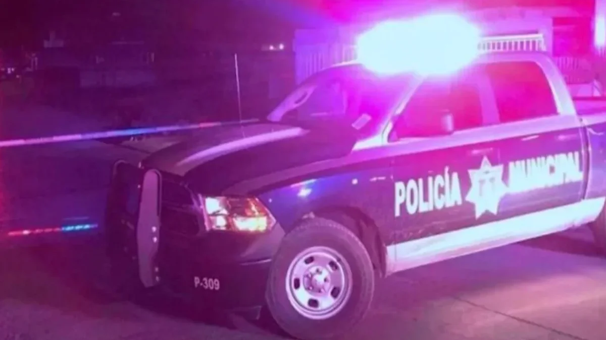 Adolescente sale herido con r1fl3 en la pierna