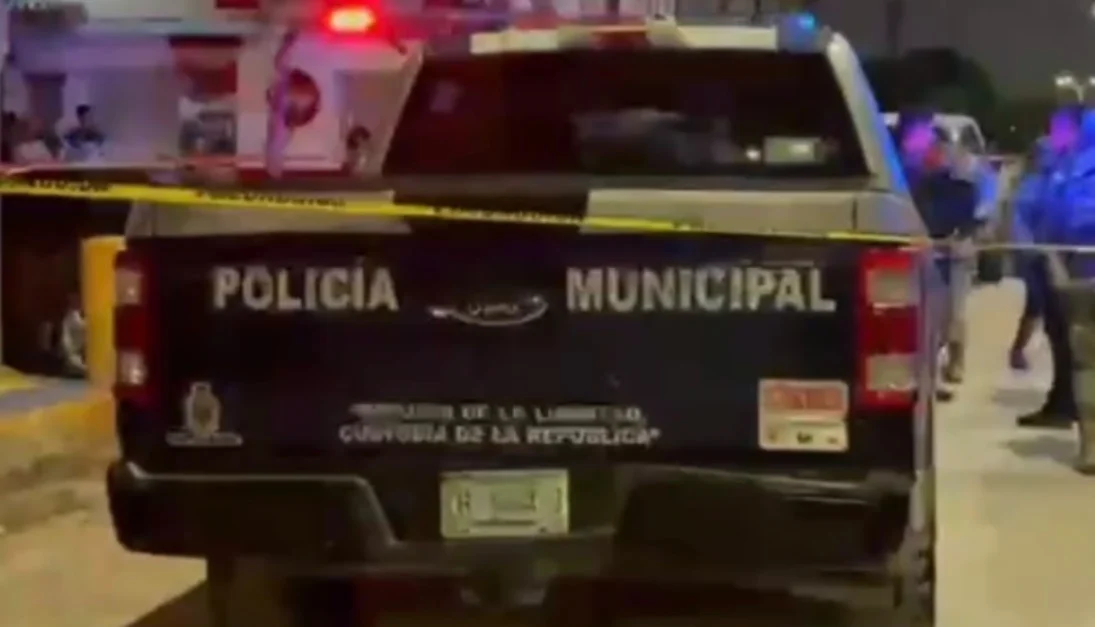 B4le4n a dos en tienda; uno muere ahí y el otro cayó muert0 tras correr