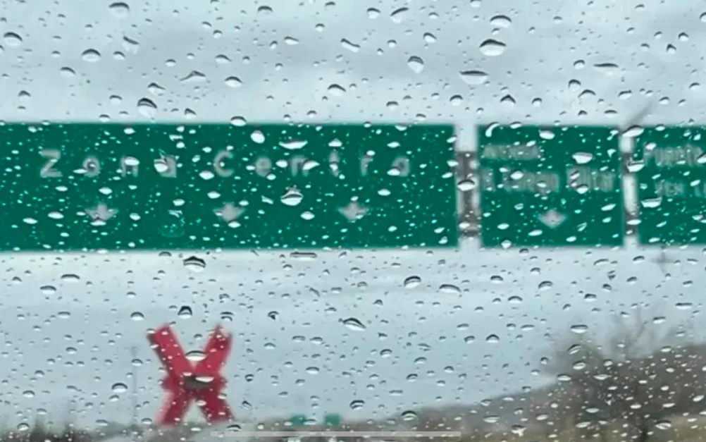 Nubes de tormenta sobre Ciudad Juárez ante alerta preventiva de Protección Civil