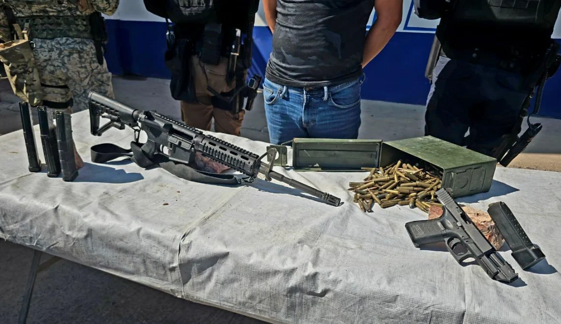 Sujetos andaban bien armados y con placas de Texas 2