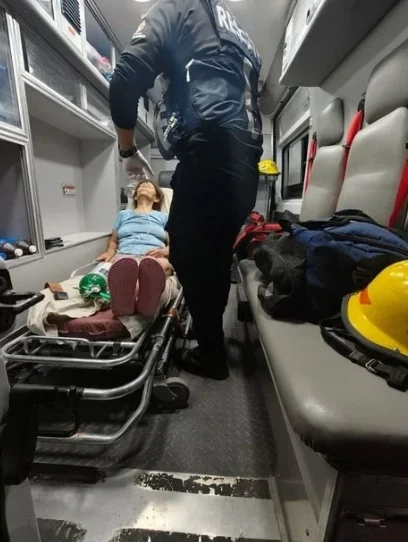 Policías salvan a adulta mayor y a su perro de inc3nd1o en la colonia Industrial 2