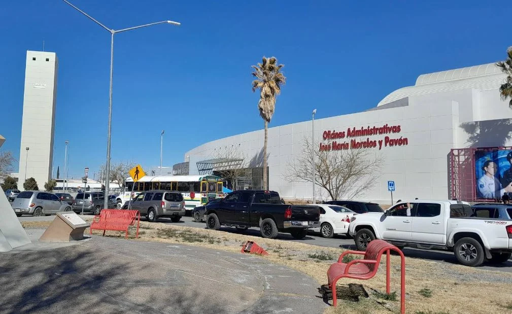Las oficinas estatales suspenderán la atención presencial el miércoles 16 de septiembre; habrá guardias y servicios digitales para determinados trámites.