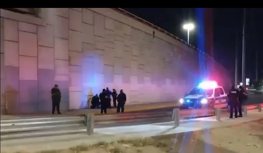 Joven se lanza de puente en Libramiento Independencia; presenta fractura de cráneo