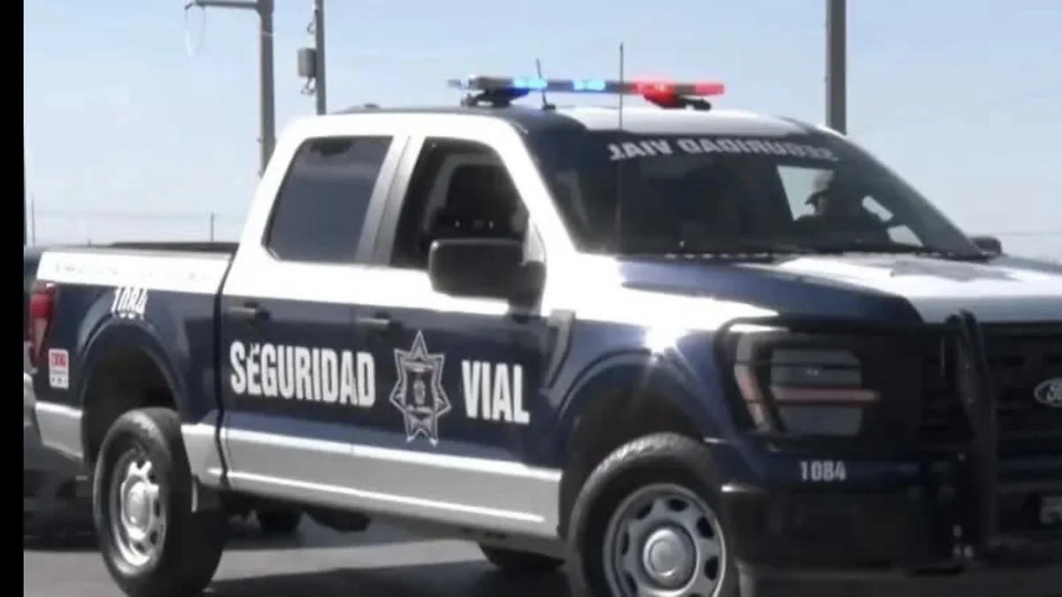 “Manejen bien caray” Camioneta embiste a un abuelito ciclista