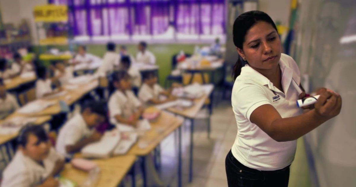 Maestros enfrentan amenazas relacionadas con calificaciones dentro de las aulas