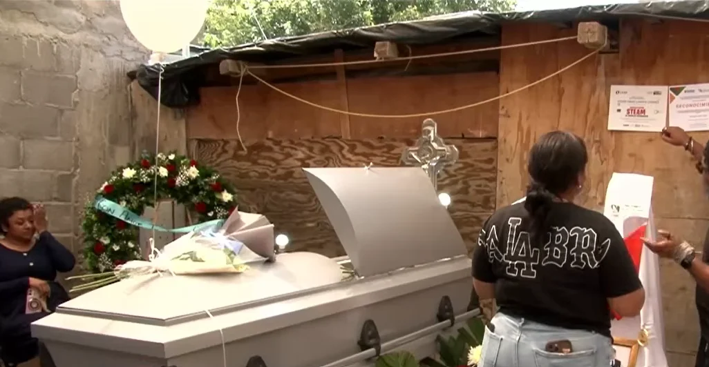 Último adiós a muerto por colapso de barda