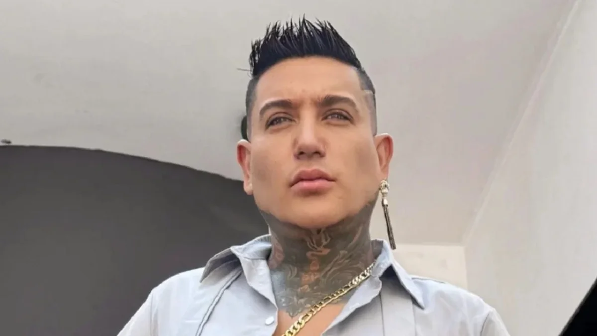 Farath Coronel durante el recorrido en video por su mansión en Cuautitlán Izcalli