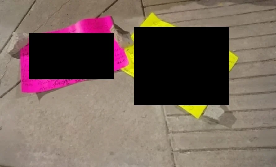 Dejan amenazas para dueño de tienda y su madre
