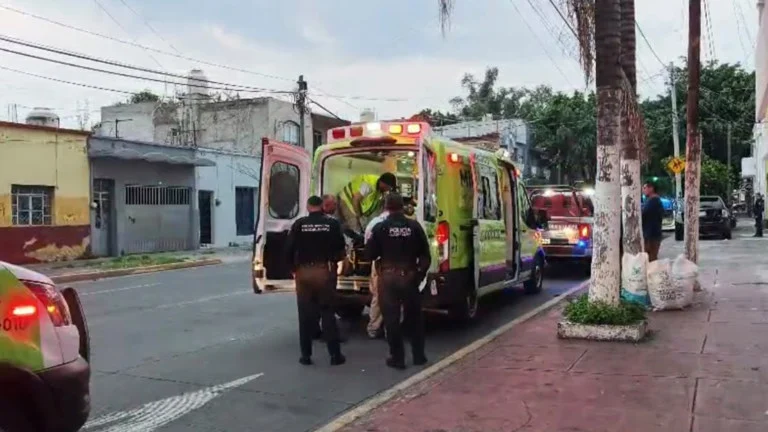 Autoridades atienden reporte de un padre herido durante un altercado con su hijo en Guadalajara