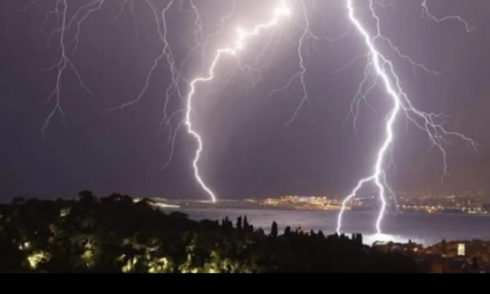 Tormenta eléctrica en la región serrana de Guadalupe y Calvo, Chihuahua