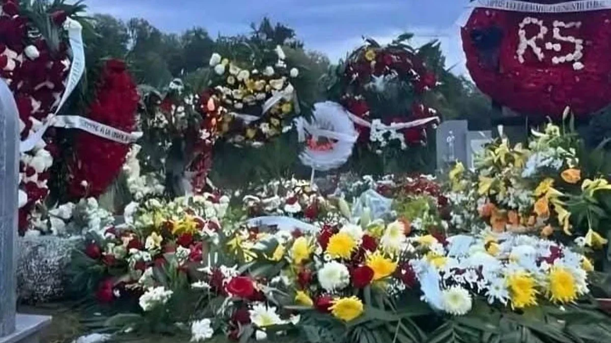 Funeral de El Nini y El R5 en una funeraria de Los Reyes, Michoacán