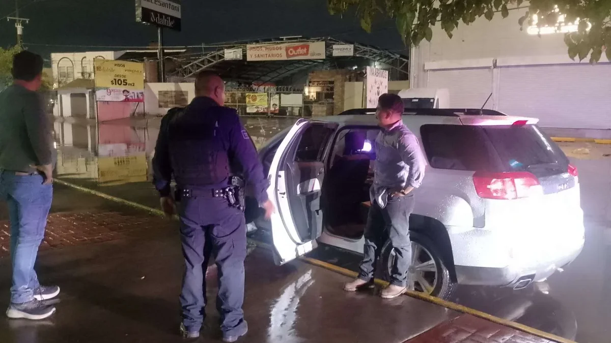 Policías municipales atienden afectaciones por lluvias en Ciudad Juárez