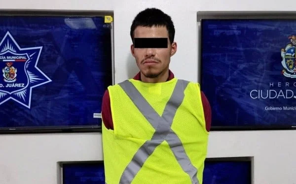 Agentes municipales durante recorridos de vigilancia en Ciudad Juárez