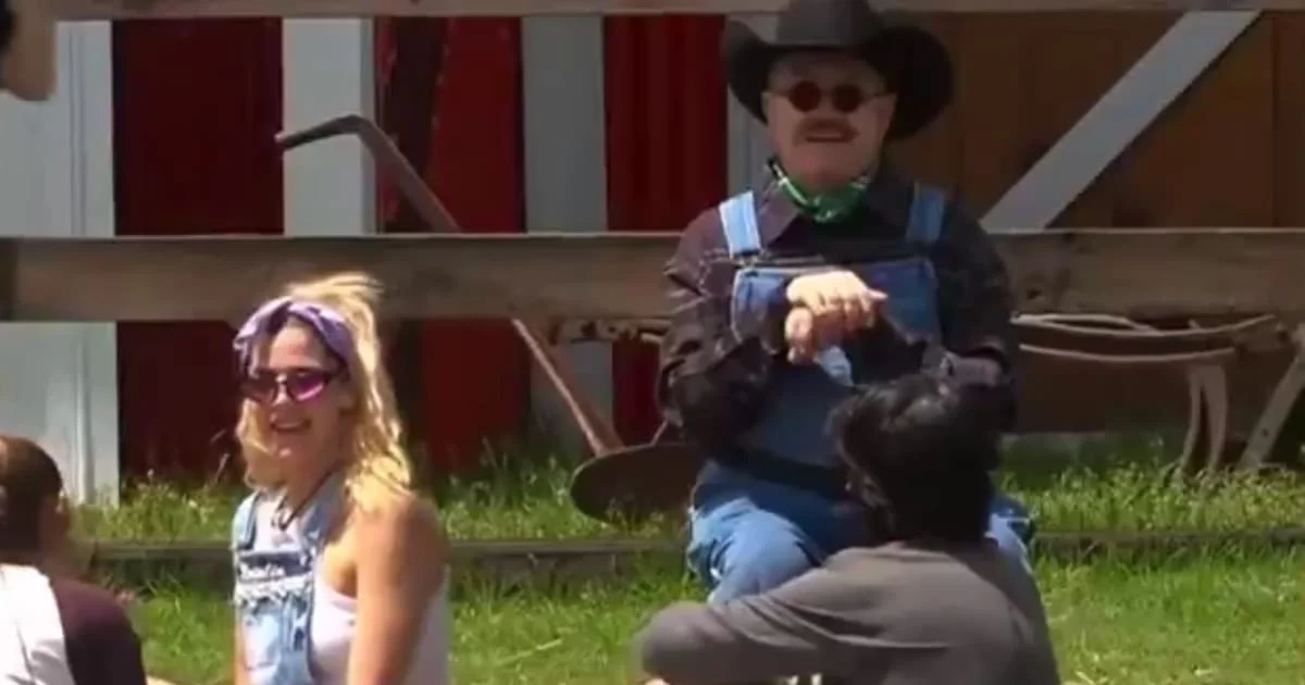 Pedrito Sola durante una conversación en La Granja VIP