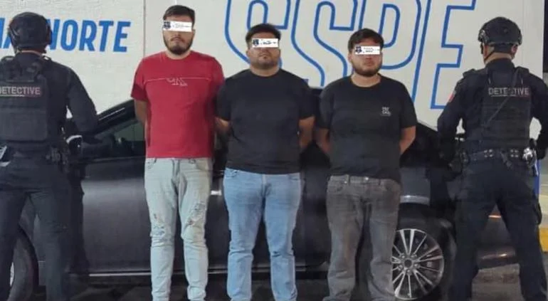 Toyota Corolla gris localizado mediante la Plataforma Centinela en Ciudad Juárez
