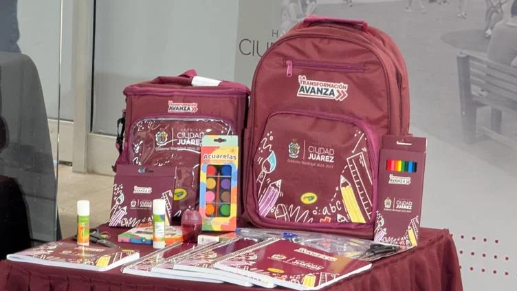 Mochilas con útiles escolares que serán entregadas en escuelas de Ciudad Juárez