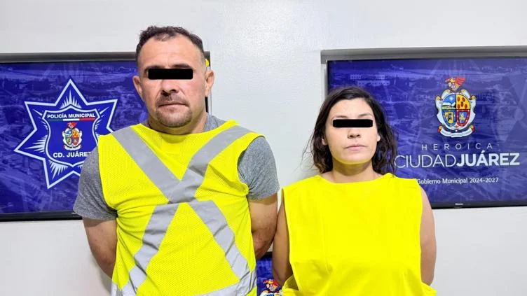 Policías municipales detienen a pareja acusada de agredir a su casero en la colonia Azteca