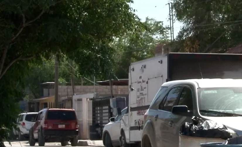 Javier P. M., de 58 años, habría intervenido para impedir que sujetos armados privaran de la libertad a su hijo; vecinos exigen justicia.