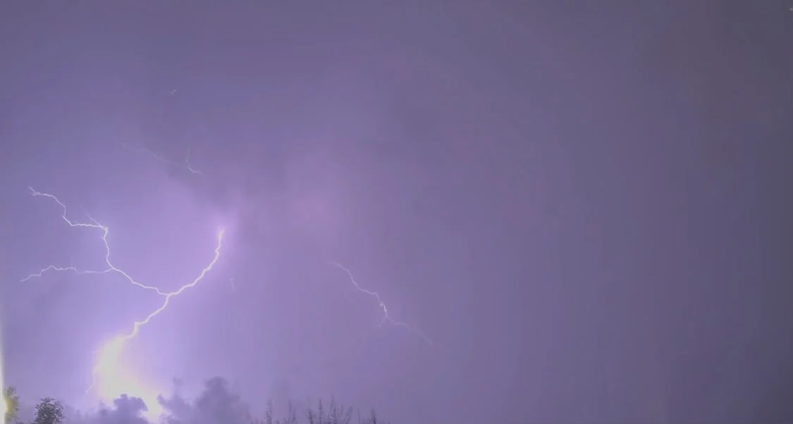 Tormenta con granizo y actividad eléctrica en Ciudad Juárez
