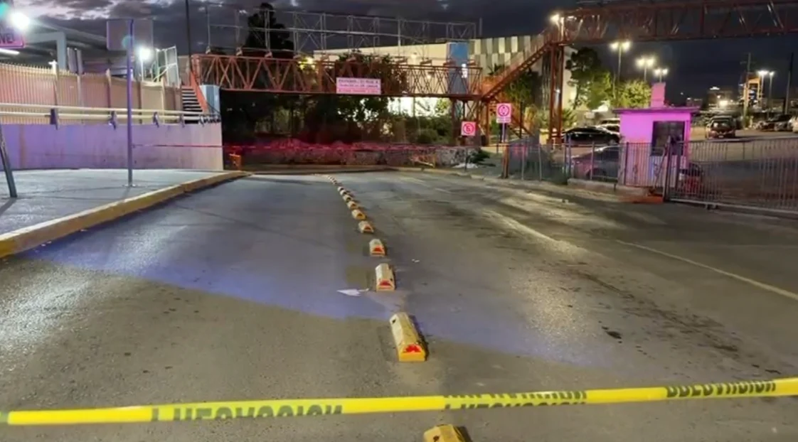 Zona acordonada bajo el Puente Paso del Norte tras la muerte de un hombre