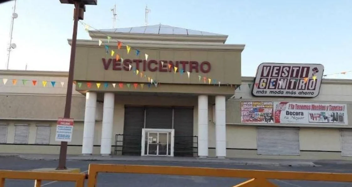 Trabajos de adecuación para China Mart en el antiguo Vesticentro del bulevar Zaragoza