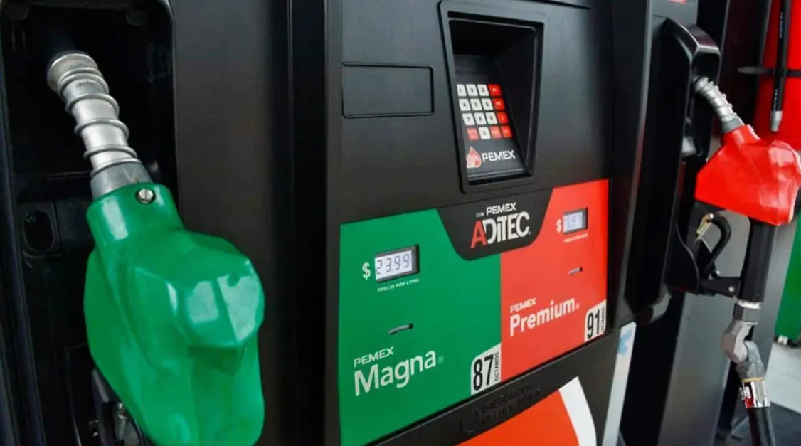 Gasolinera en Ciudad Juárez ante aumento del combustible en El Paso