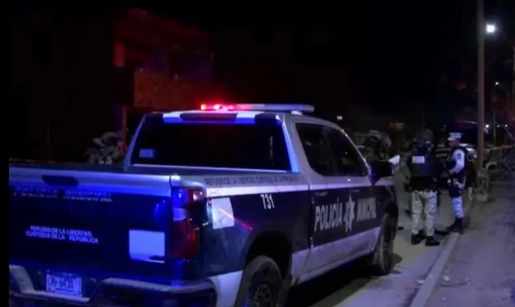 Camioneta Nissan X-Trail localizada en una brecha de Ciudad Juárez