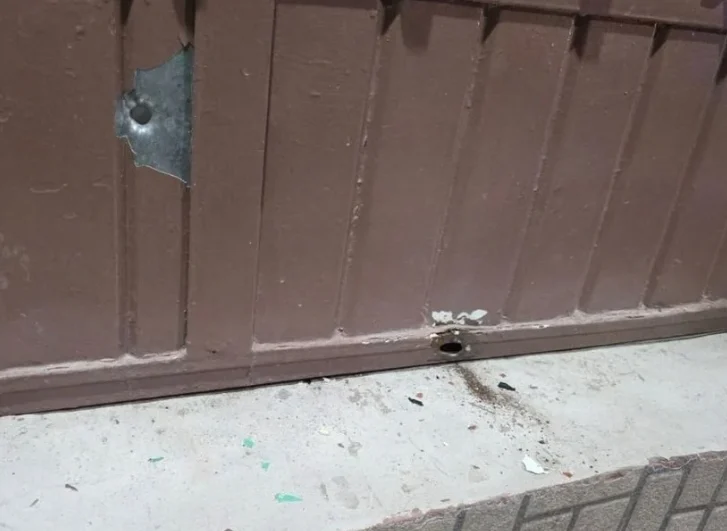 Balean a familia afuera de vivienda 2