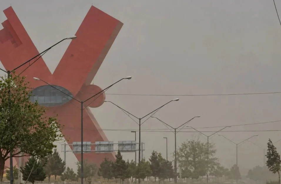 Cielo soleado y condiciones de viento en Ciudad Juárez
