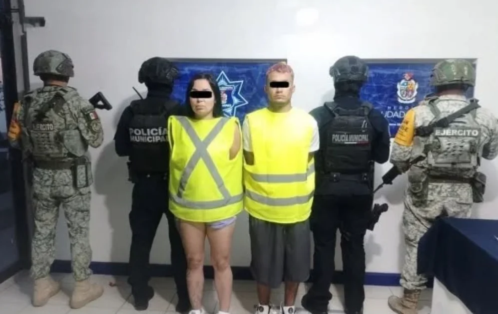 Droga, arma y cartuchos asegurados durante una intervención policial en Ciudad Juárez