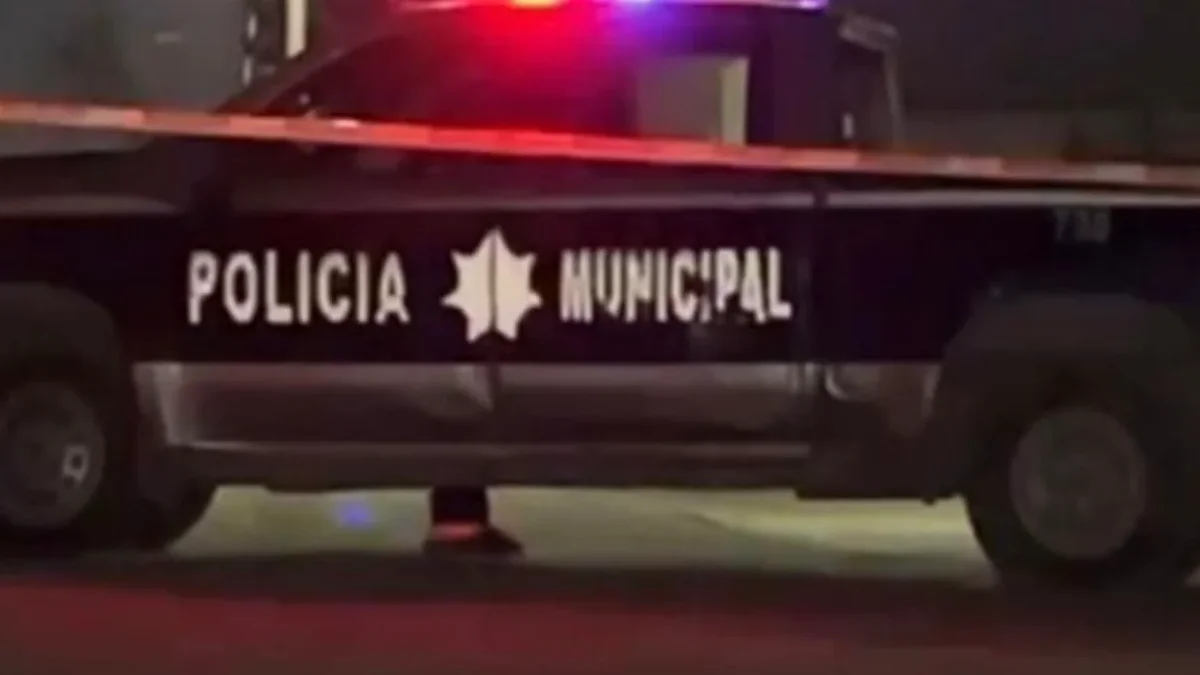 Vehículos atacados a balazos frente a una vivienda en Ciudad Juárez